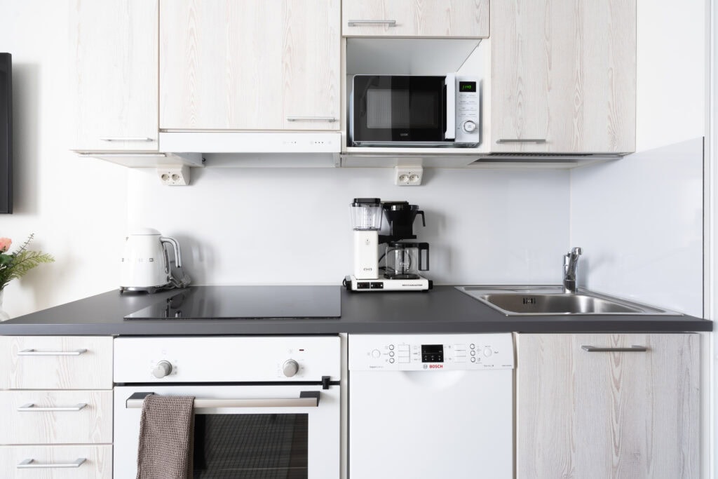Full kitchen