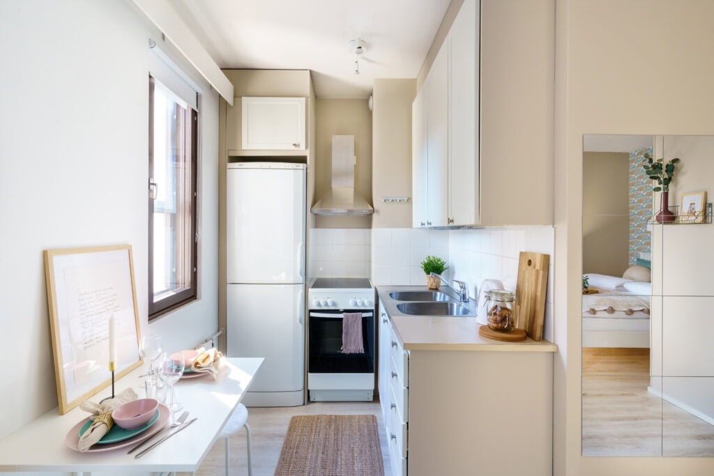 Full kitchen