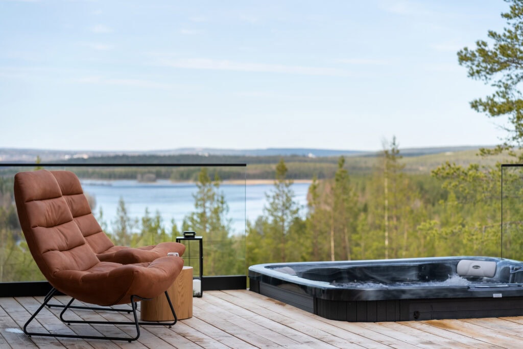 Hot tub