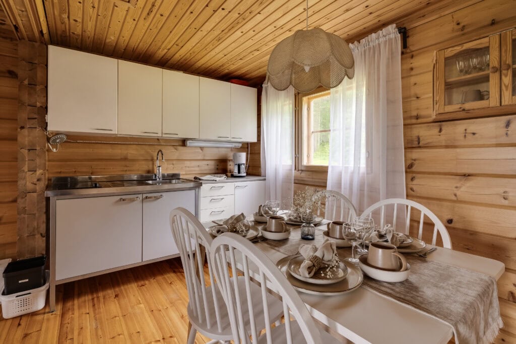 Full kitchen