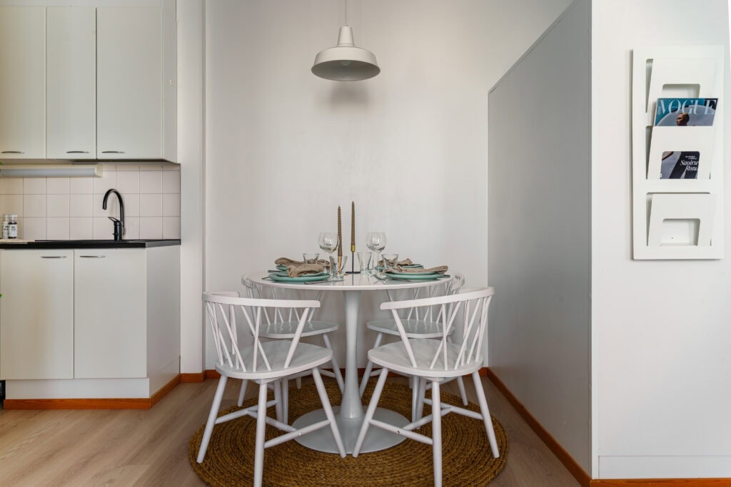 Full kitchen