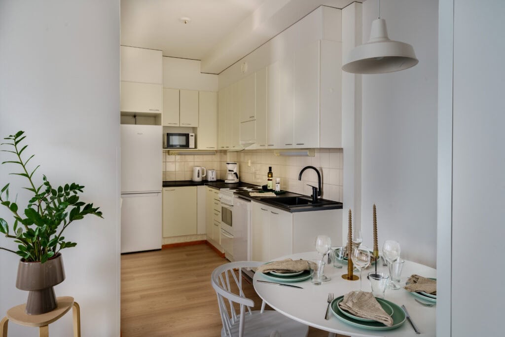 Full kitchen