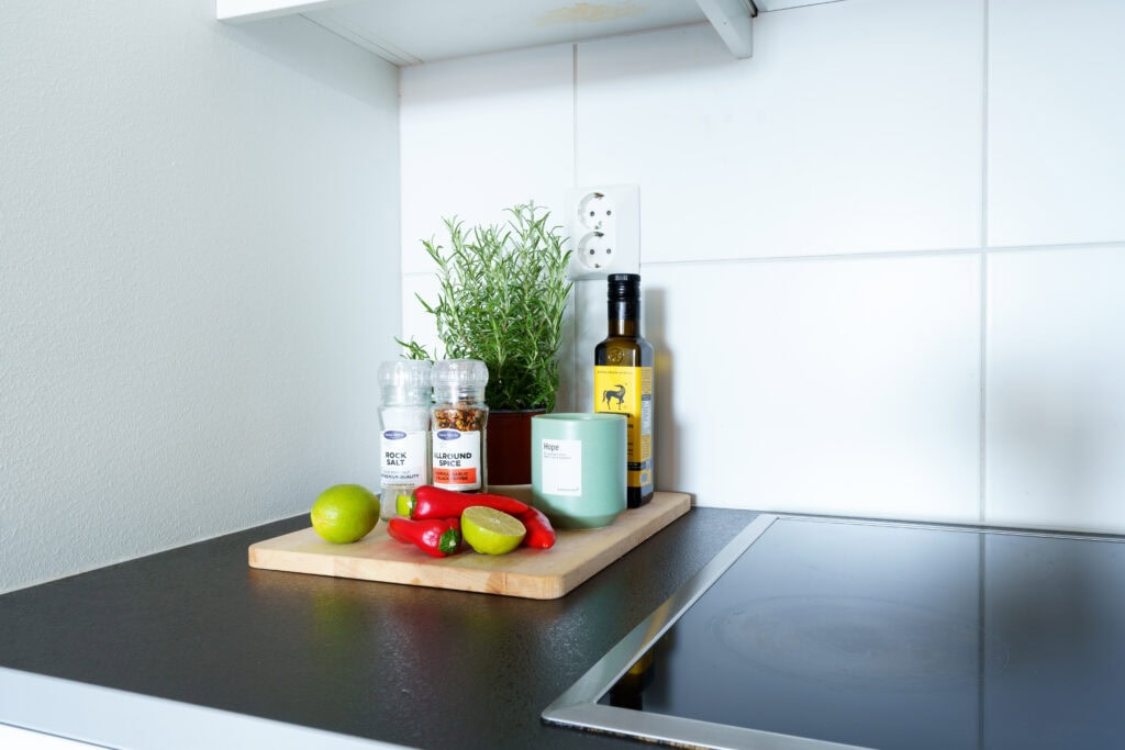 Full kitchen
