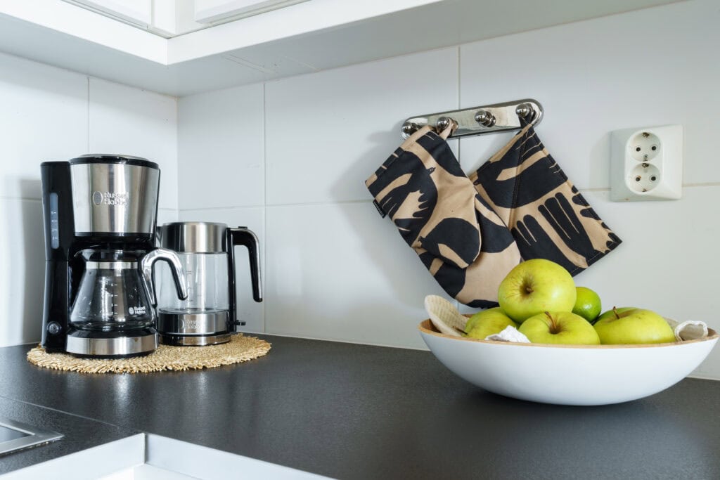 Full kitchen
