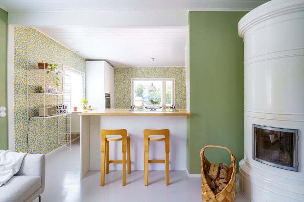 Full kitchen