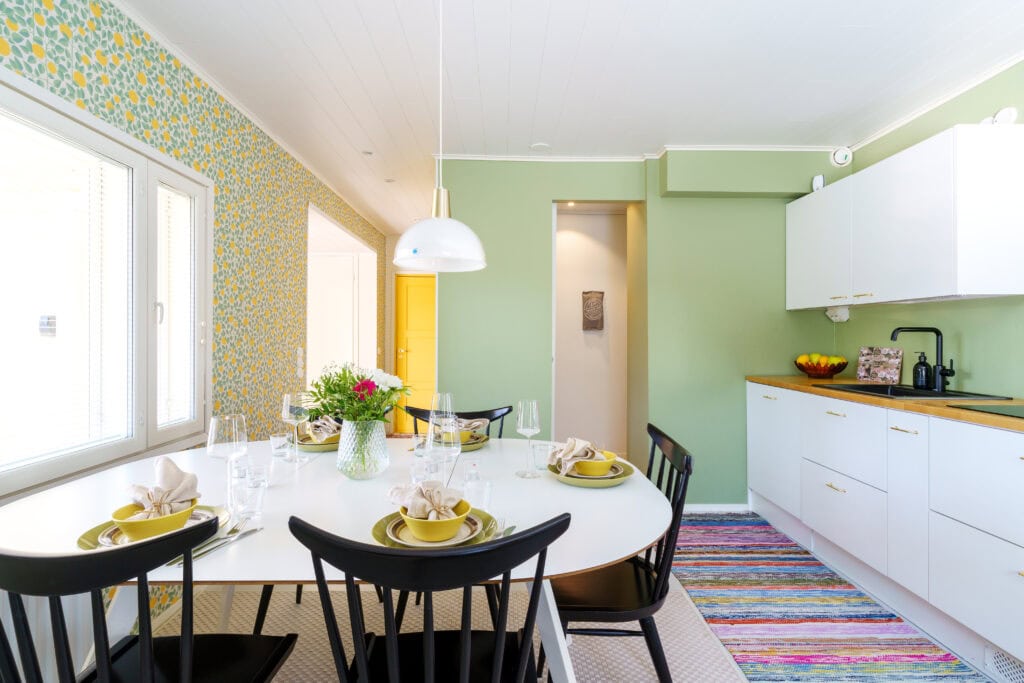 Full kitchen