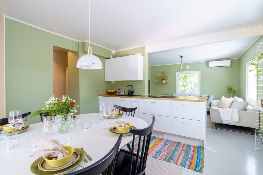 Full kitchen