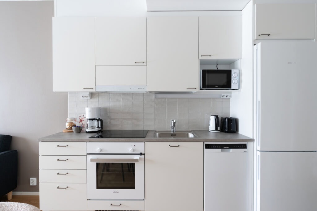 Full kitchen