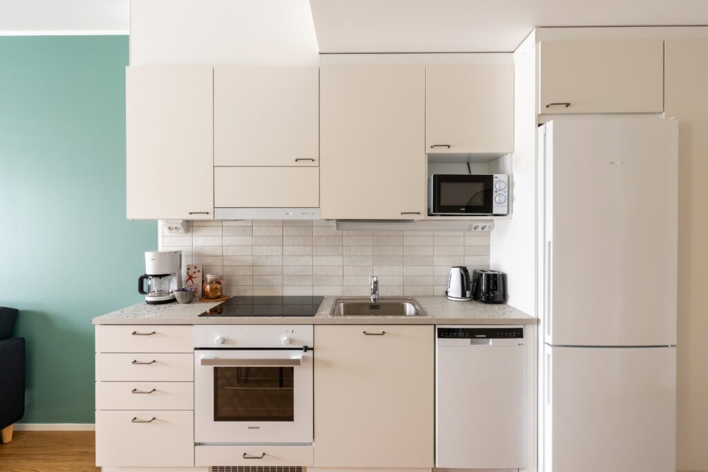 Full kitchen