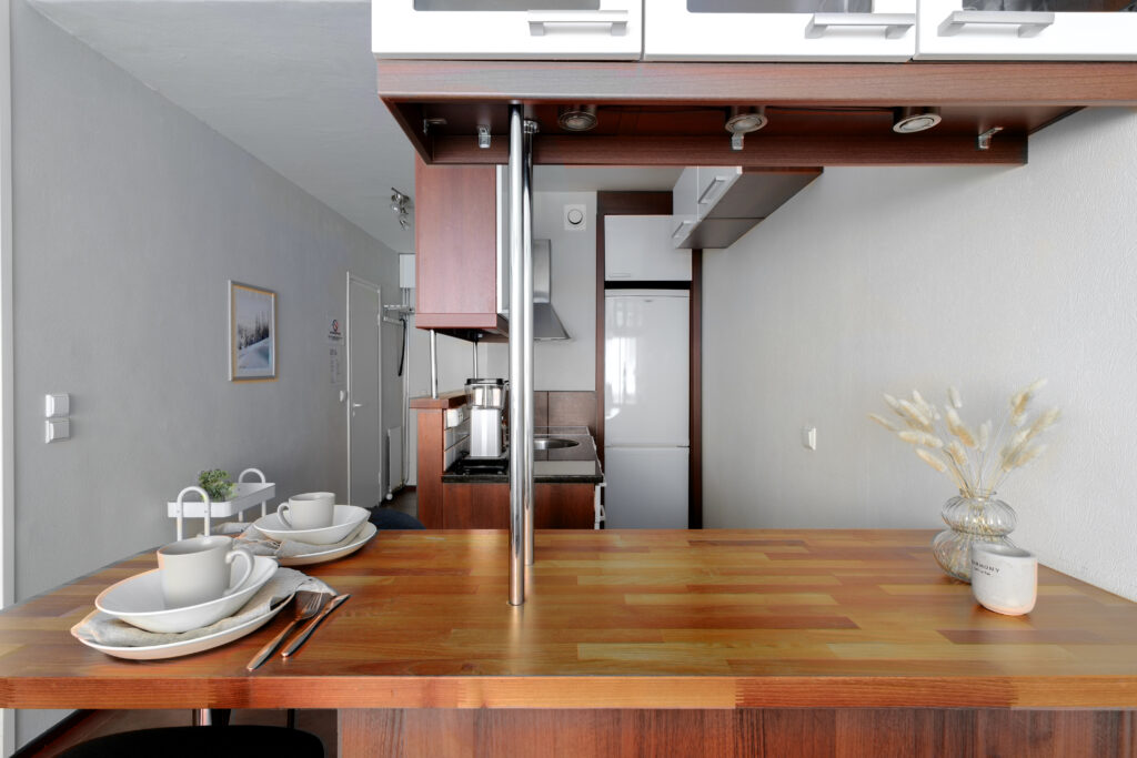 Full kitchen