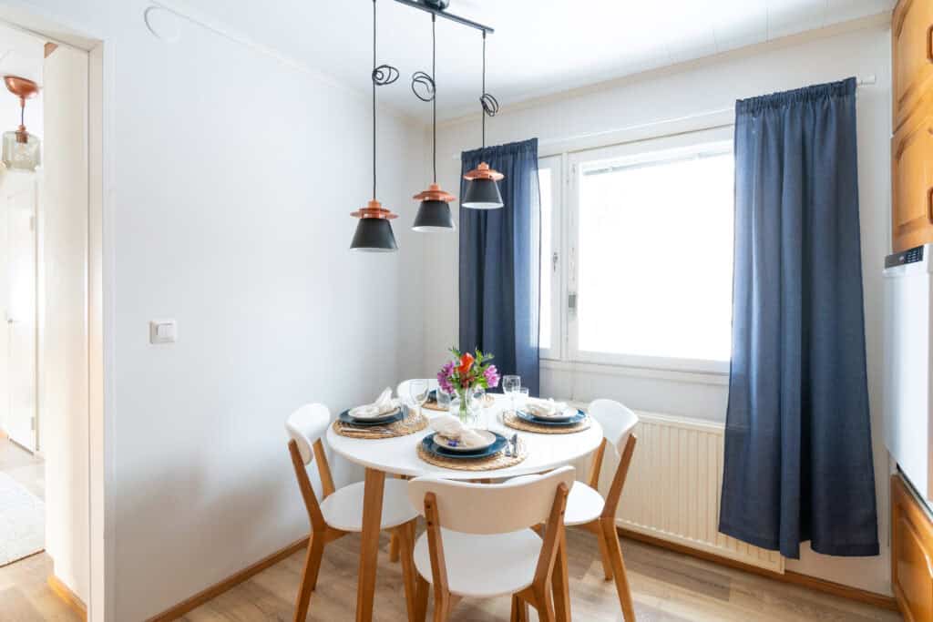 Full kitchen
