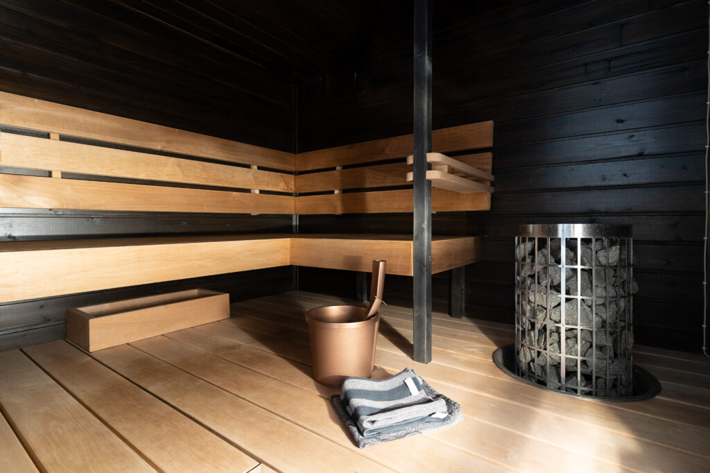 Full bathroom 1