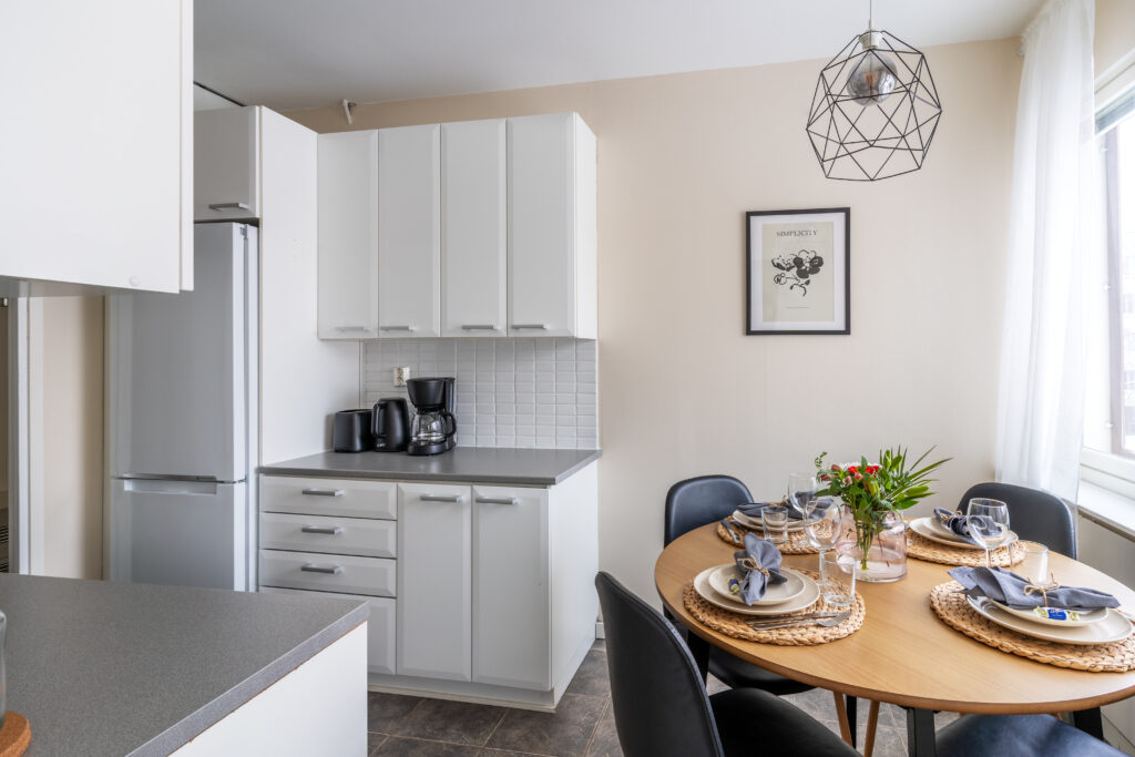 Full kitchen