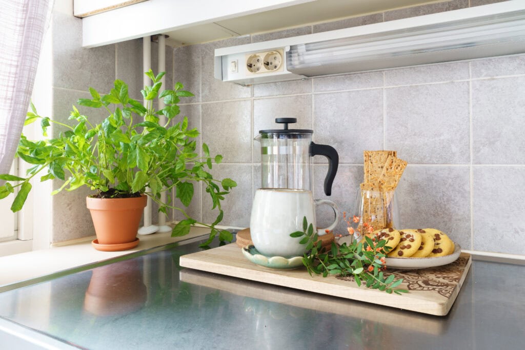 Full kitchen