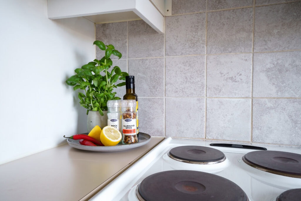 Full kitchen