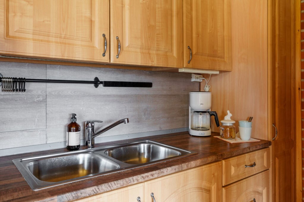 Full kitchen