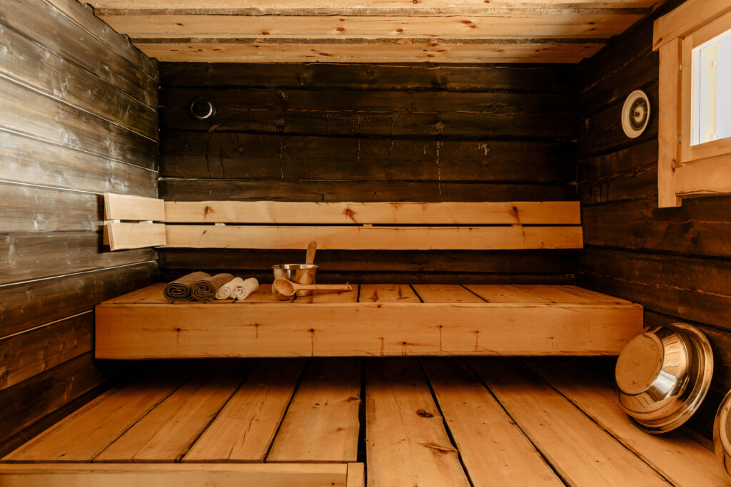 Full bathroom 1