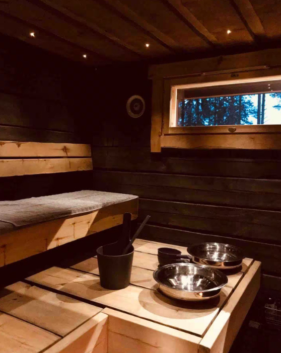 Full bathroom 1