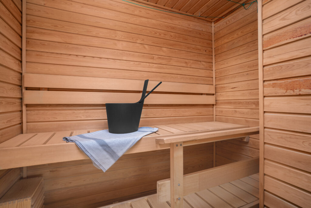Full bathroom 1