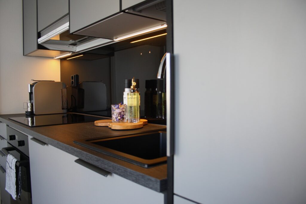 Full kitchen