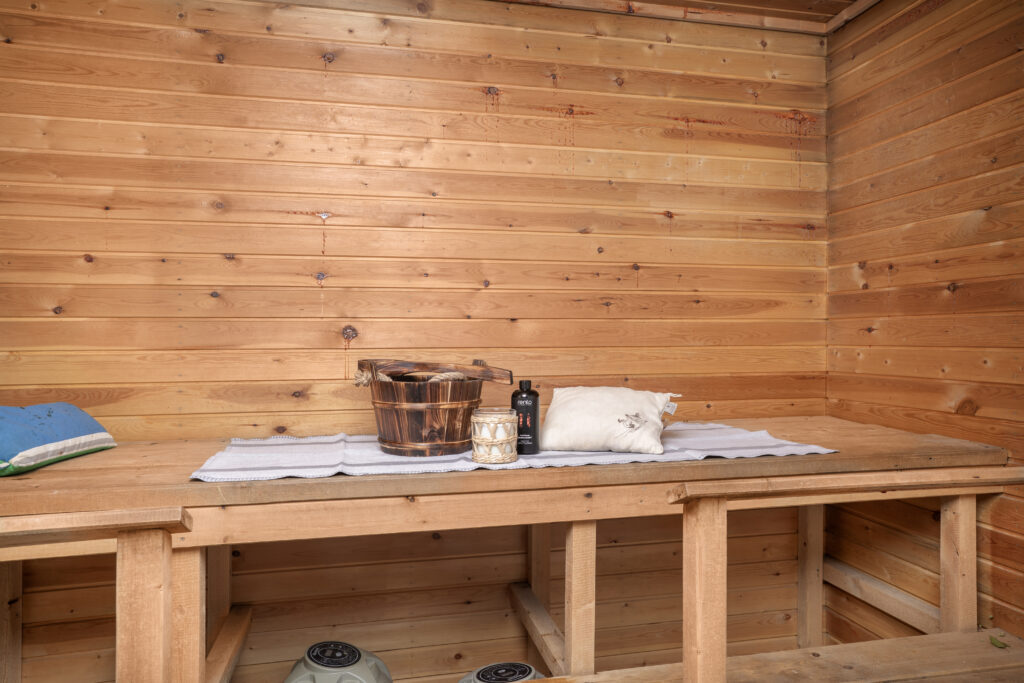Full bathroom 1