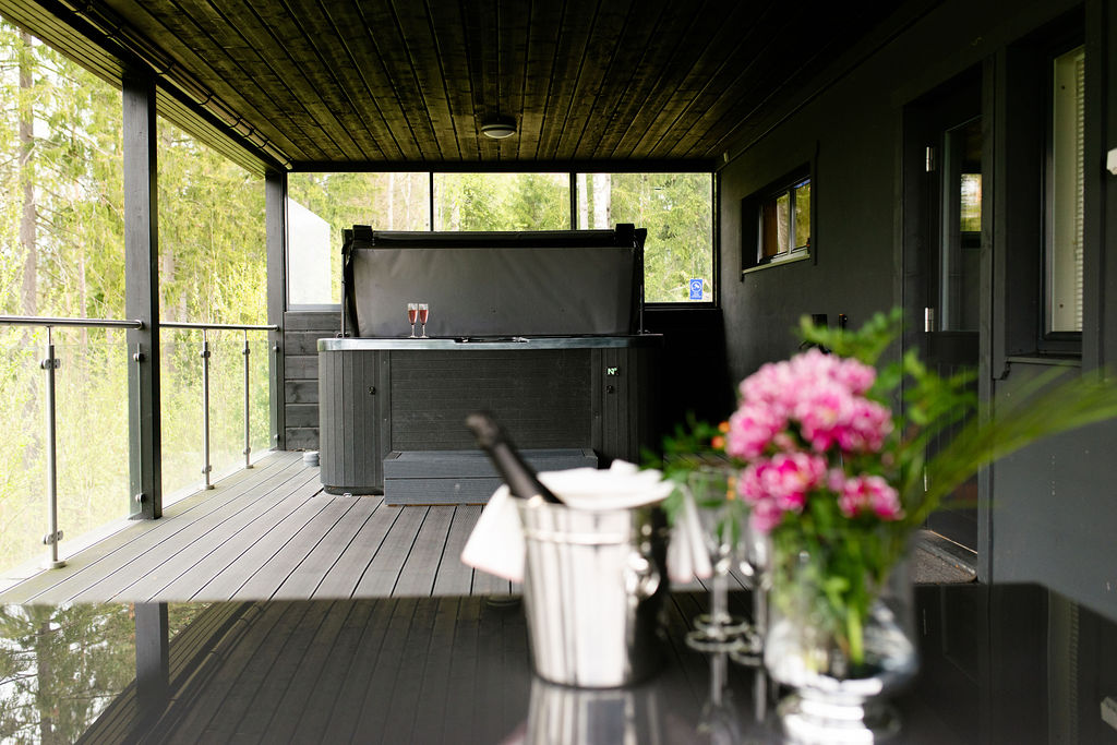 Hot tub